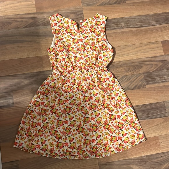 Forever 21, yellow flower dress - Picture 3 of 3